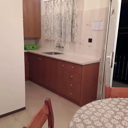 Artemis & Apartment *